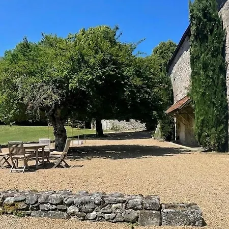 Chateau De Savigny - Eau Gasthof Savigny (Haute-Savoie)