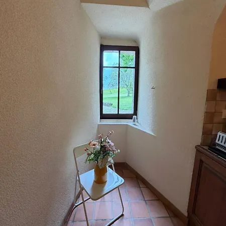 Gasthof Chateau De Savigny - Eau 3*