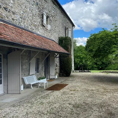 Chateau De Savigny - Eau Gasthof 3*